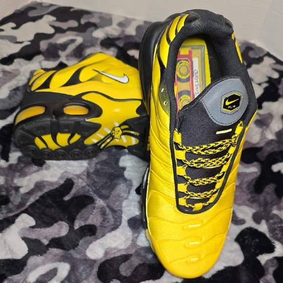 Nike Air Max Plus "Frequency Pack" - Picture 15 of 15